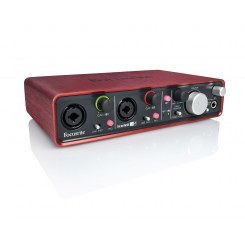 `Звуковая катра Focusrite Scarlett 2i4`
